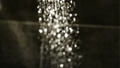 蓮蓬頭出水變小、有水垢怎麼處理？
