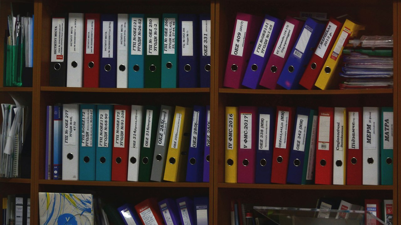 保單、權狀、證書這類文件怎麼收？分類、防潮與找得到